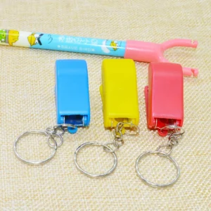 Móc Khóa Kiêm Dập Ghim Mini 3,8 x 1,6 x 2,5 cm Nhiều Màu