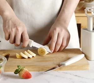 Bộ Dụng Cụ Bếp 4 Món Màu Trắng: 2 Dao, Dao Bào, Kéo Kèm Hộp Cắm