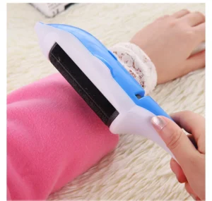 Cây Lăn Bụi Quần Áo Hình Cá Heo 24,5 cm Không Dùng Pin