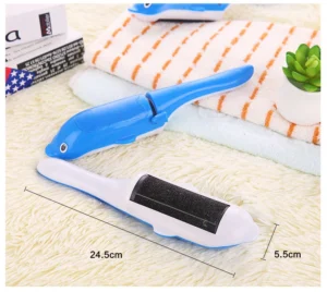 Cây Lăn Bụi Quần Áo Hình Cá Heo 24,5 cm Không Dùng Pin
