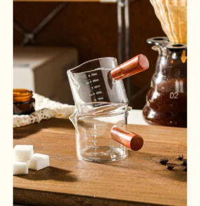 Cốc Đong Espresso Thủy Tinh 100 ml Tay Cầm Gỗ, Có Vạch Chia, Miệng Rót Kép