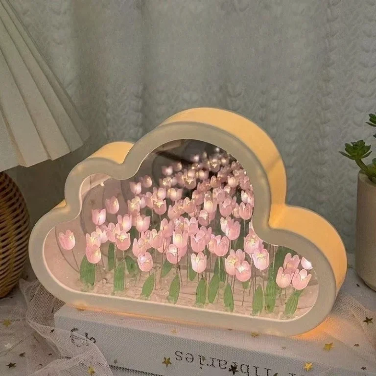 Đèn Ngủ Hoa Tulip Kèm Gương Hình Đám Mây 20 Bông, 17 × 11 × 4 cm