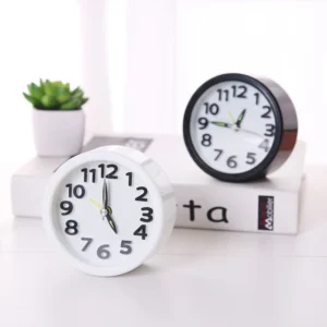 Đồng Hồ Báo Thức Để Bàn Mặt Tròn 9,2 cm Số To, Vỏ Nhựa Đen Hoặc Trắng, Có Hóa Đơn