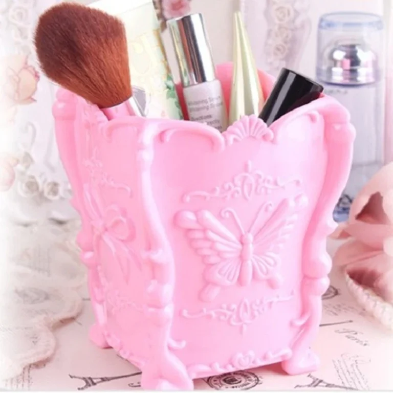 Hộp Cắm Cọ Trang Điểm Nhựa Hoa Văn Bướm Nổi 10,5 × 10 cm, Đựng Bút, Son, Cọ