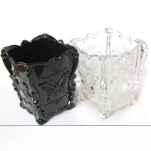 Hộp Cắm Cọ Trang Điểm Nhựa Hoa Văn Bướm Nổi 10,5 × 10 cm, Đựng Bút, Son, Cọ