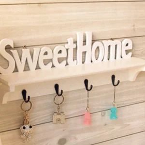 Kệ Treo Tường Trang Trí 4 Móc SweetHome Chất Liệu Nhựa PVC