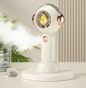 Quạt Cầm Tay Mini Phun Sương Hình Vịt Phi Hành Gia Màu Be, 3 Cấp Độ Gió