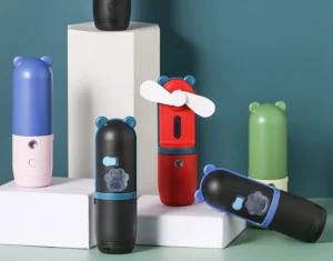 Quạt Mini Cầm Tay Phun Sương 2 Trong 1 Pin Sạc USB, Cánh Mềm, Tai Gấu, Màu Ngẫu Nhiên